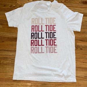 Excellent condition women’s large off white T shirt with “Roll Tide”